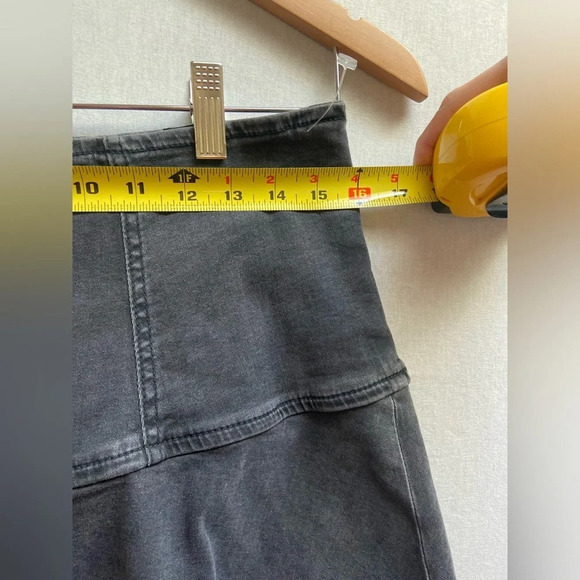 Free People Highlands Denim raw hem high waisted Skirt Sz 32 - Picture 8 of 9